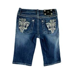 Miss Me Girl’s Fluer De Lis Pocket Design Rhinestone Bling Bermuda Jean Shorts